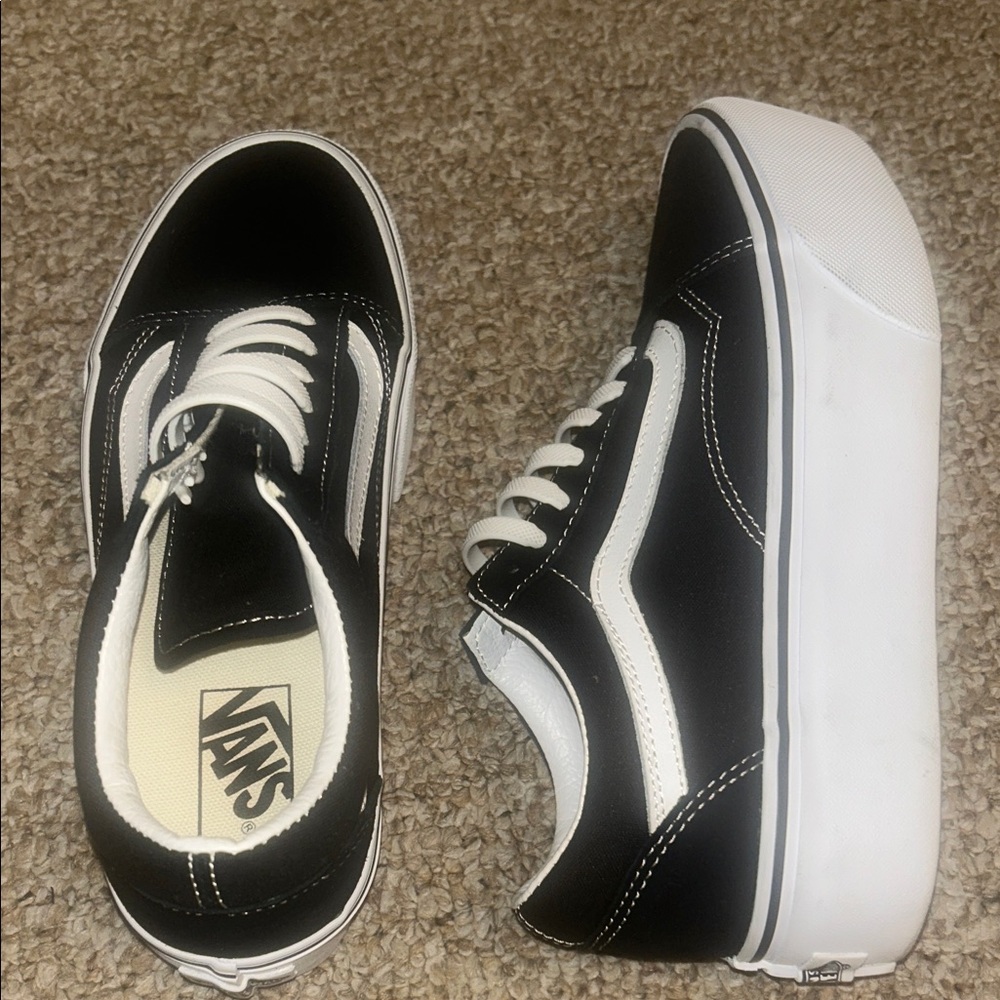 Vans Classic Black and White Low-Tops - Picture 4 of 8